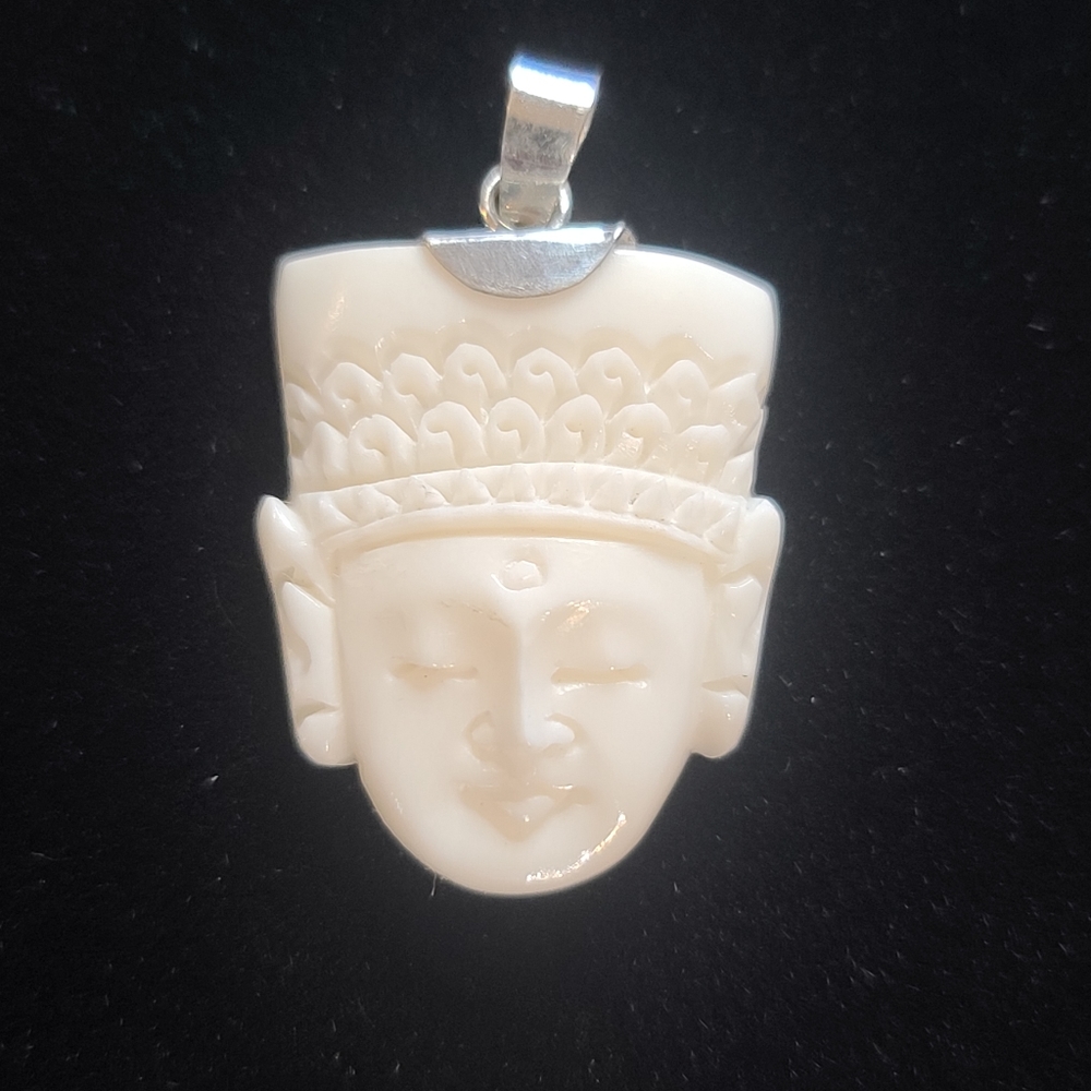 NWT Bali Legacy Carved Bone Buddha Head Pendant in Sterling Silver.